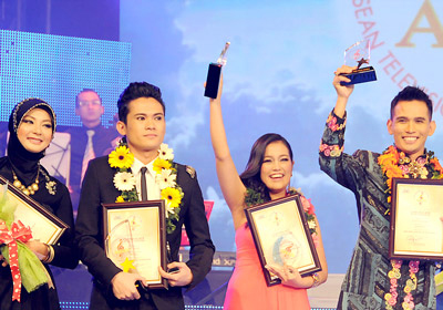 Indonesia đoạt cú “đúp” tại Giọng ca Truyền hình ASEAN 2012